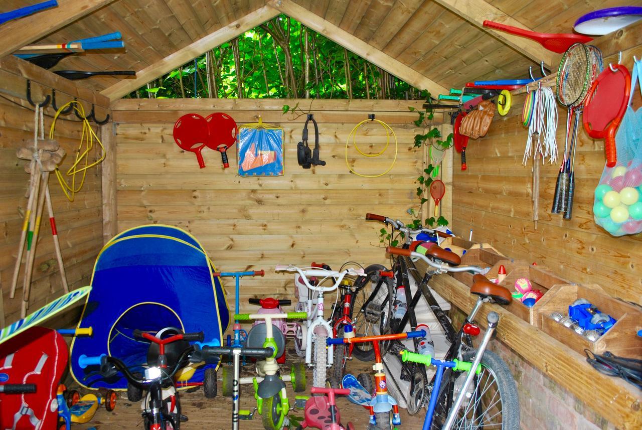 Squirrel Barn Villa Milwich Exterior photo